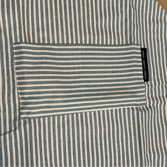 "Laugh Dance Chop" apron. 2 pockets & an adjustable neck strap. ELLEN shop - Picture 3 of 3